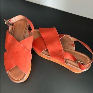 Indigo wood platform a& leather